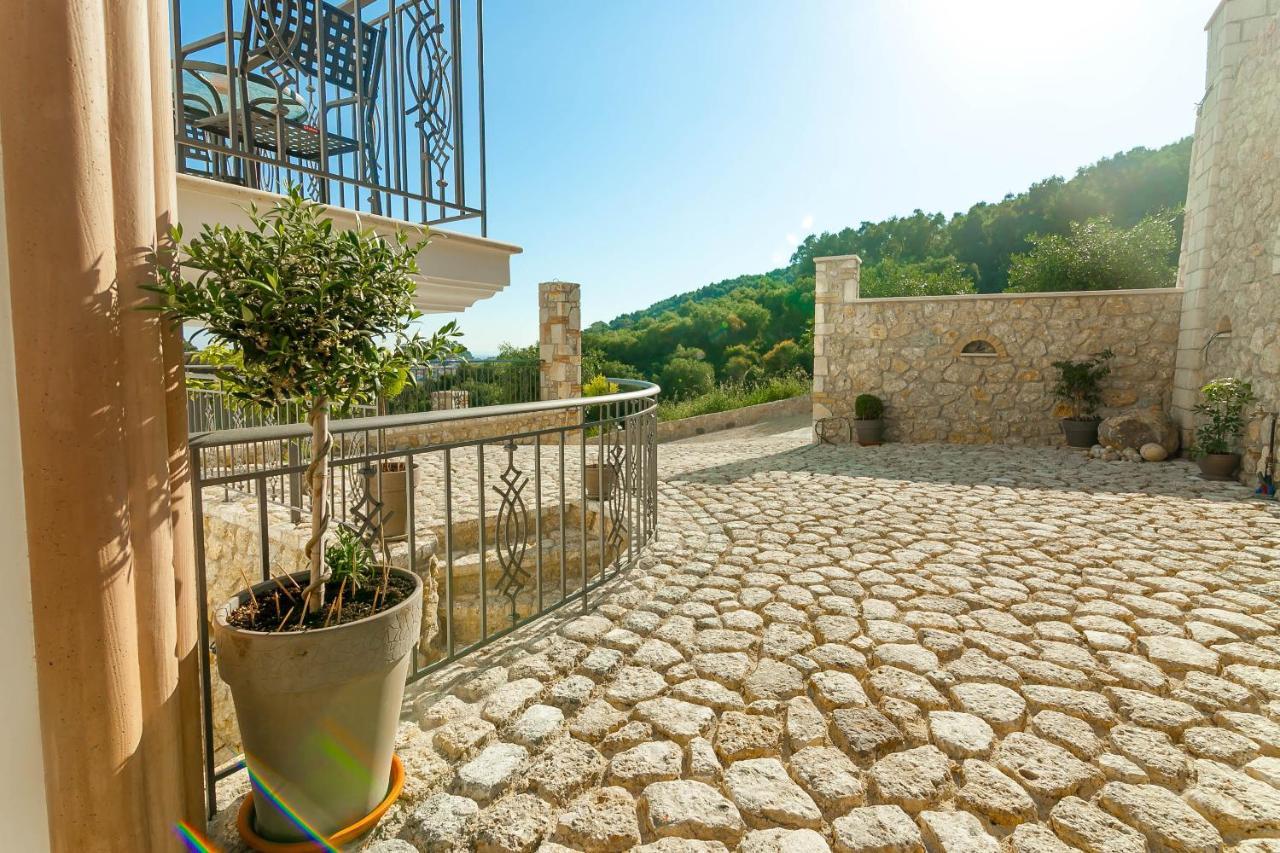 Natura Luxury Suites Parga Exterior foto