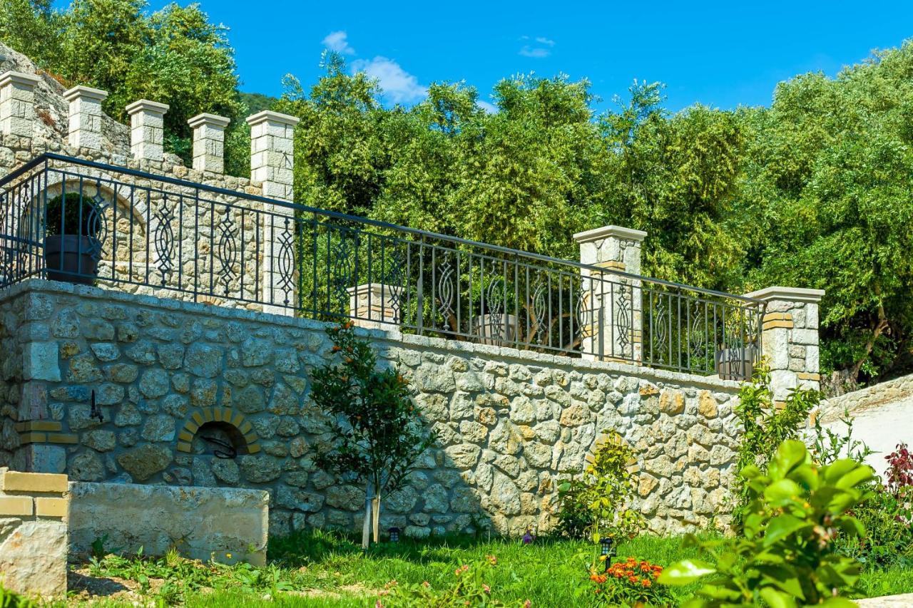 Natura Luxury Suites Parga Exterior foto