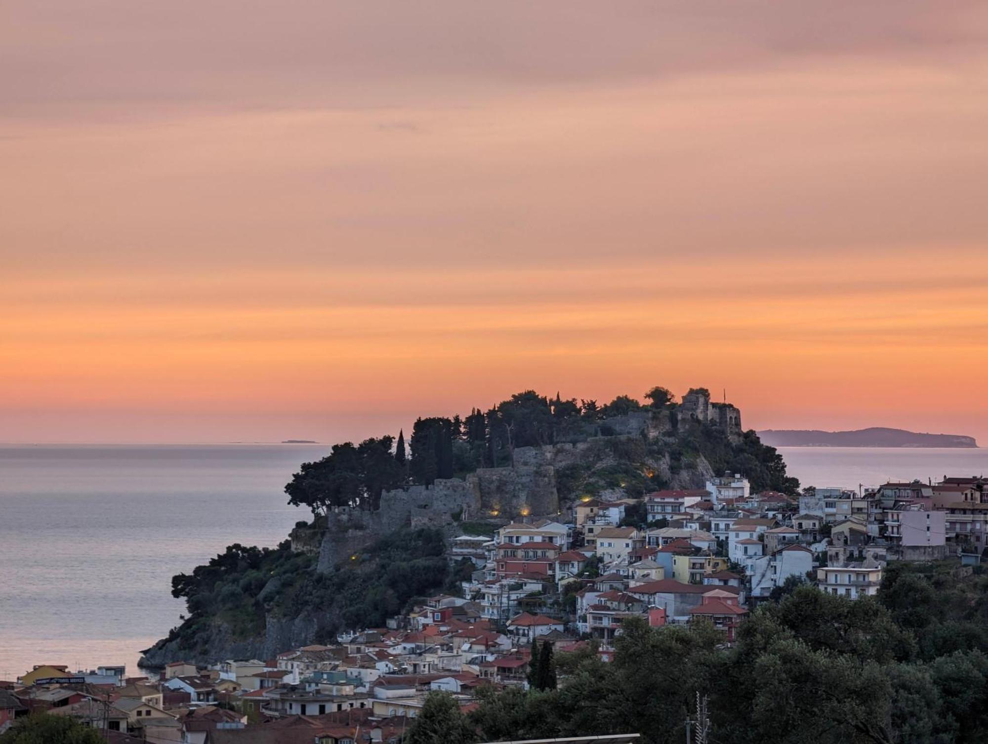 Natura Luxury Suites Parga Exterior foto
